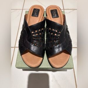 Clarks Women's Black Woven Mules